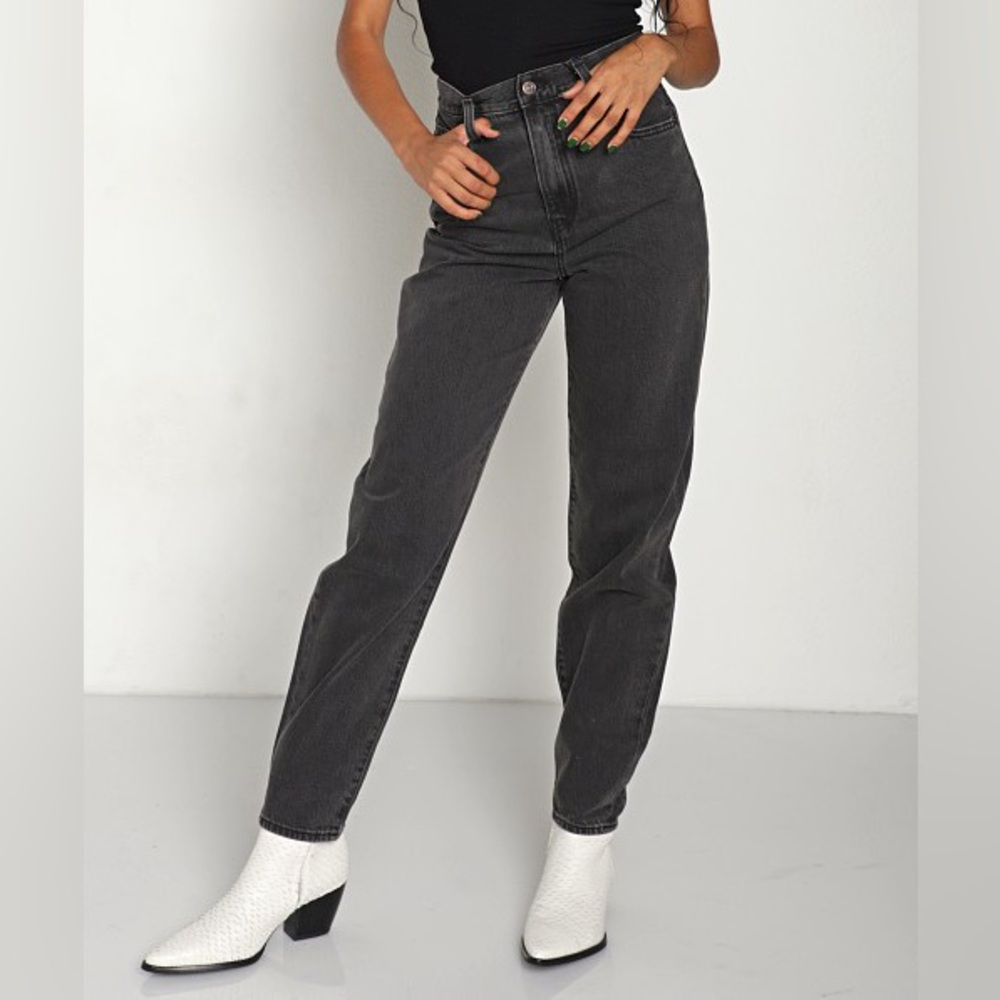 Levi’s High Loose Taper Jean